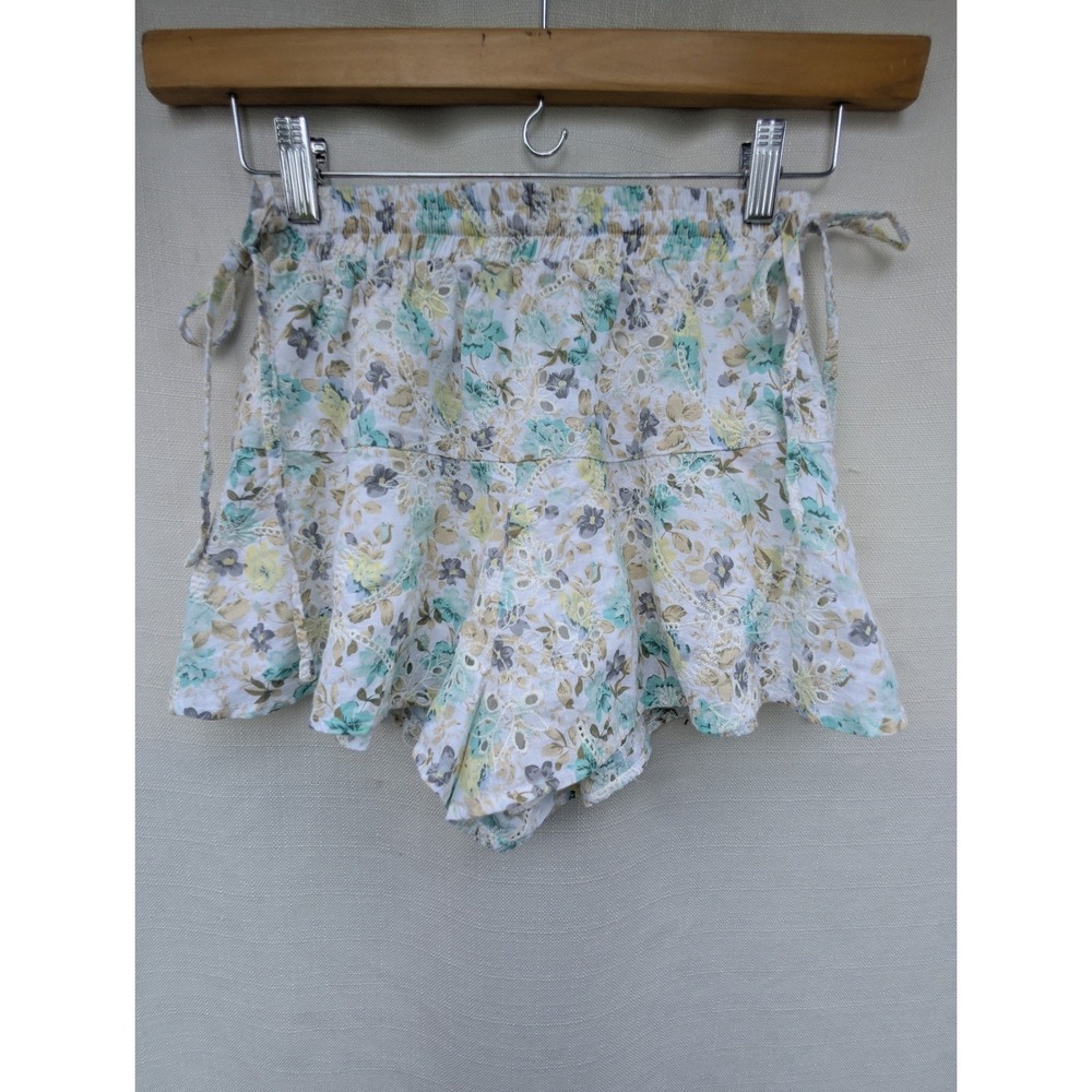 Minkpink Floral Eyelet Shorts Womens XS Cotton‎ Ruffle Tiered Elastic Waist Boho